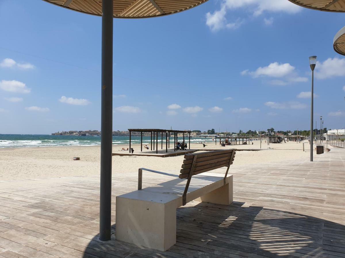 Beachfront Gallery Acre Exterior foto